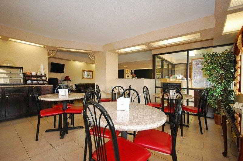 Days Inn & Suites By Wyndham Warner Robins Near Robins Afb Экстерьер фото