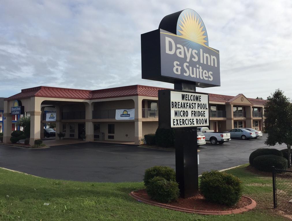 Days Inn & Suites By Wyndham Warner Robins Near Robins Afb Экстерьер фото