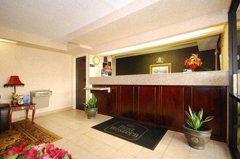 Days Inn & Suites By Wyndham Warner Robins Near Robins Afb Экстерьер фото