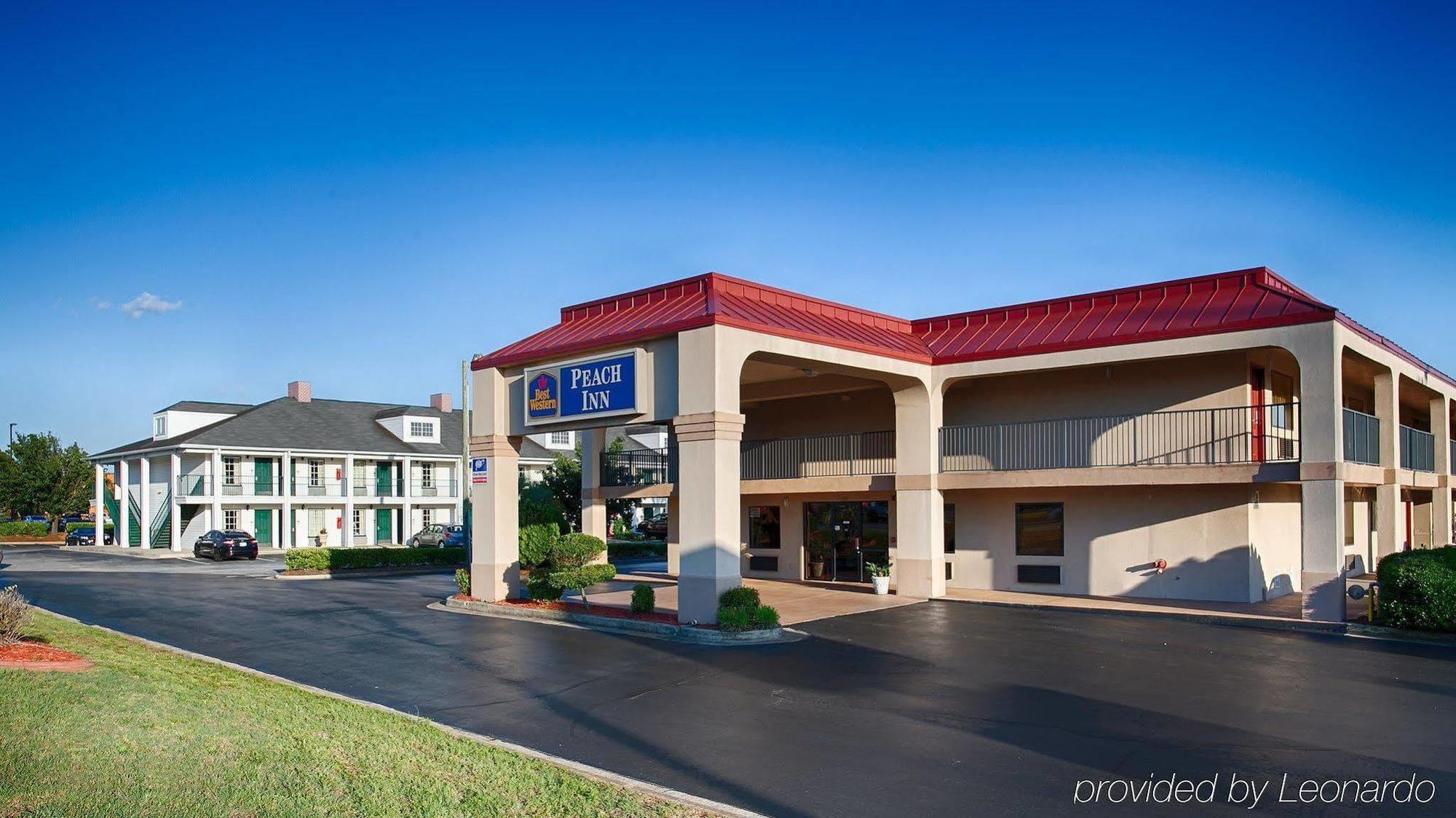 Days Inn & Suites By Wyndham Warner Robins Near Robins Afb Экстерьер фото