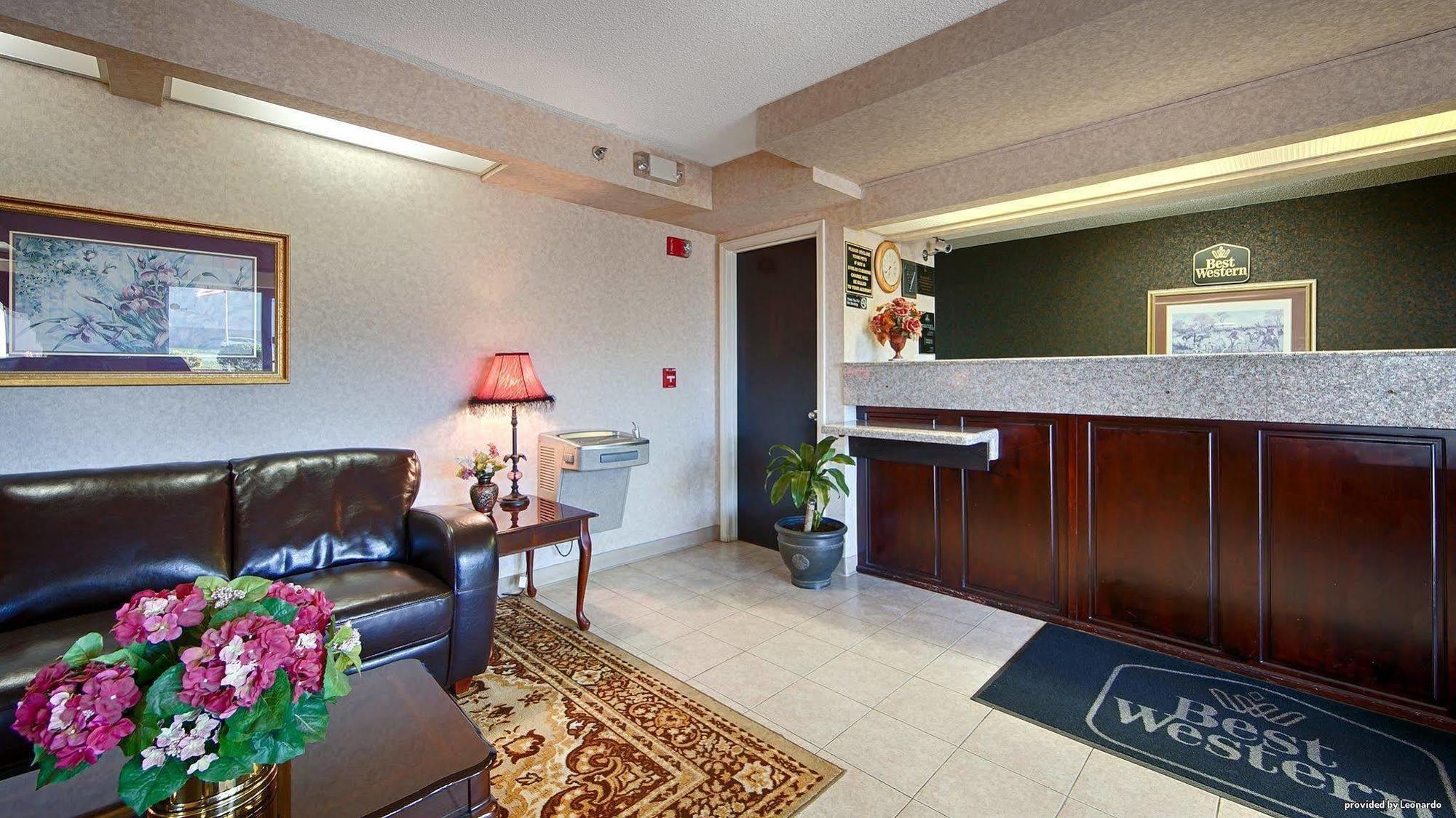 Days Inn & Suites By Wyndham Warner Robins Near Robins Afb Экстерьер фото
