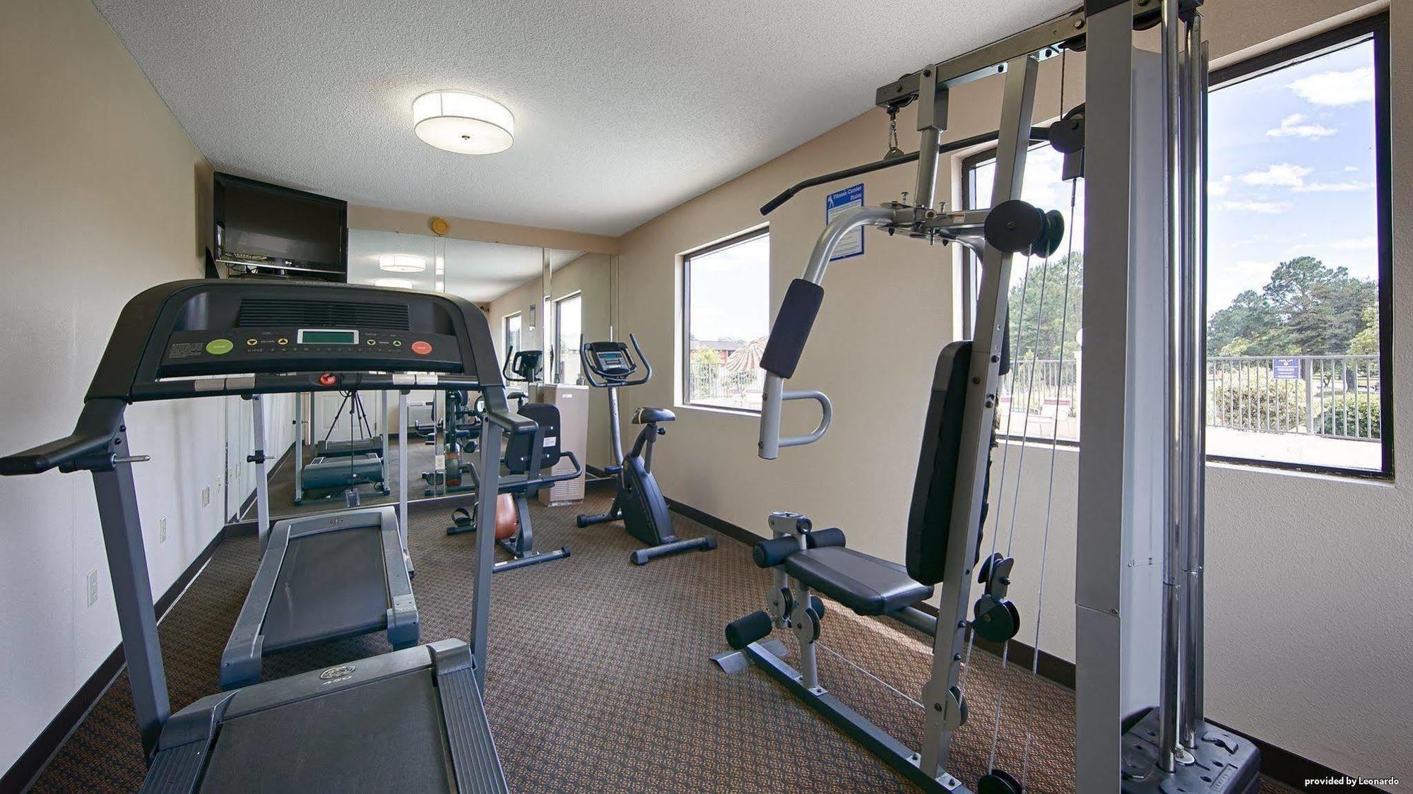 Days Inn & Suites By Wyndham Warner Robins Near Robins Afb Экстерьер фото