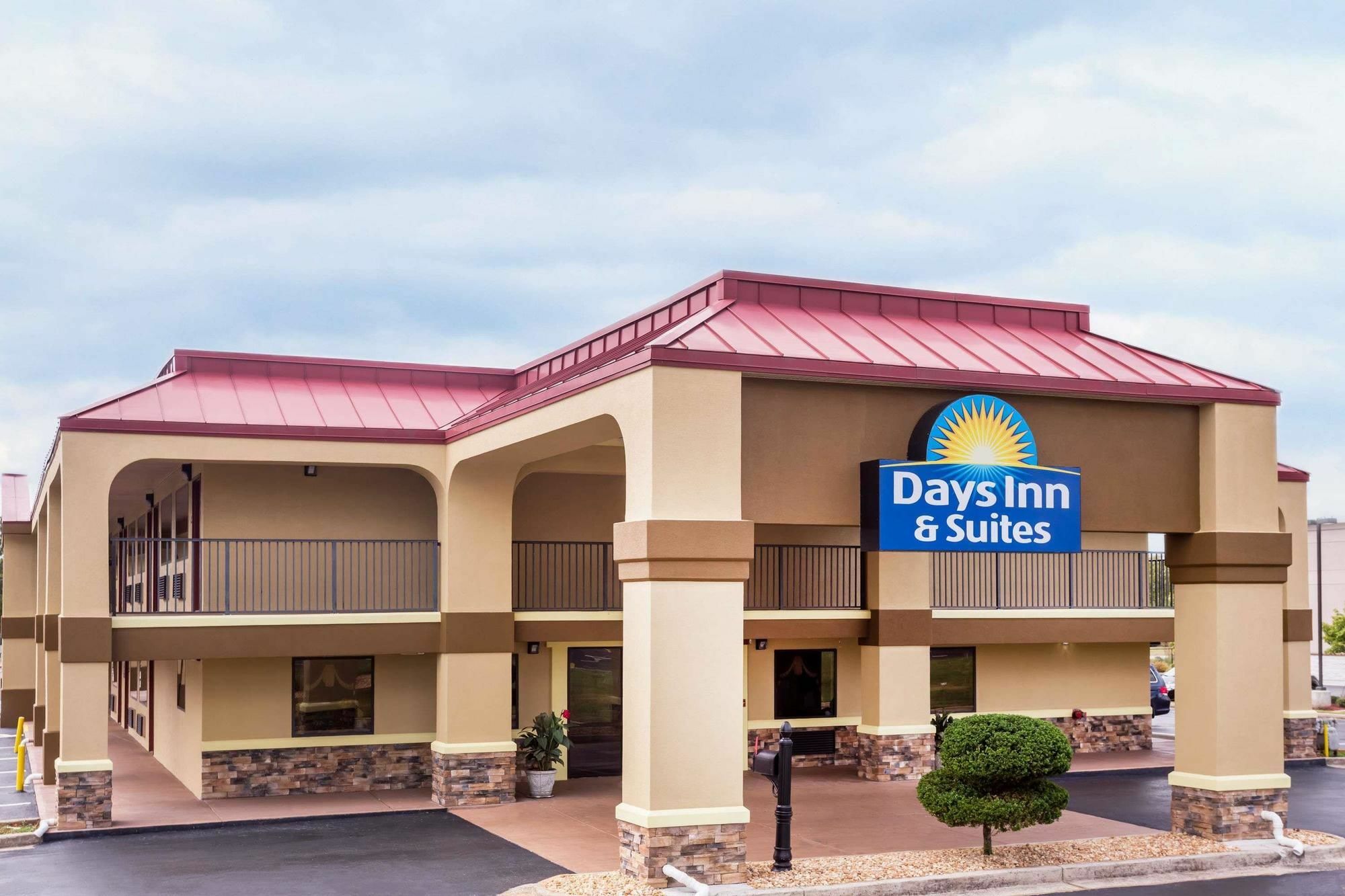 Days Inn & Suites By Wyndham Warner Robins Near Robins Afb Экстерьер фото